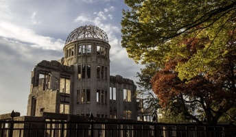 第二次世界大戦て、なんでアメリカ原爆落としてきたの?