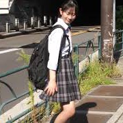 【動画】現役女子高生（18才）のスカートがフワリッ！！（マリリン・モンローか「魔女の宅急便」のキキみたい）#jk