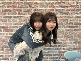 【日向坂46】よーこ×まなみん、生放送の裏側はこんなことに...
