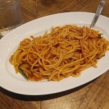 『新橋 ストライク「ナポリタン・R」香ばしく美味い!(580円)/新橋駅前ビルMEAT&WINEの昼形態』の画像