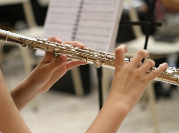 師匠の吹いた後、楽器自体の音が変わる？　謎の現象を検証実験　国音