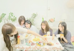 【朗報】櫻坂46さん、配信で服の隙間から・・・