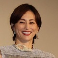 米倉涼子、シースルー黒コーデ「神々しい美しさ」カンヌから笑顔ショット公開「ポニテ良すぎる」