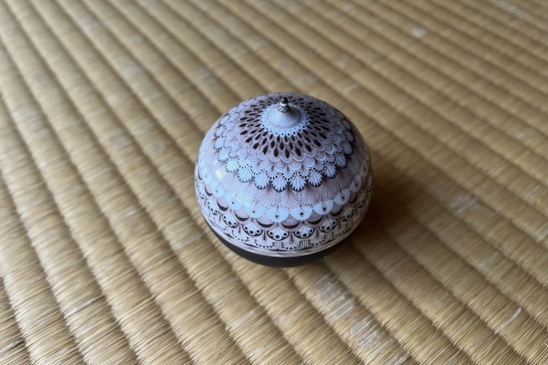 【宝蔵】極上繊細絵付 九谷焼 河端理恵子『紫茶絵華文輪花汲出』 細描煎茶碗 カップ 無傷共箱 本物保証 福島武山に師事 1円初出し美術 多分世界で最初のとんかつ評論家 元木一朗のブログ - 河端理恵子