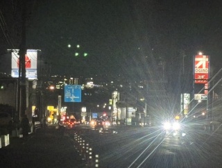 きょう11/16(日)。ついさっき18時ごろの沼津ぐるめ街道のようす。動画サイトで調べたら、かなりエモい映像も出てきました。