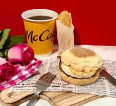 【2026年秋】マクドナルド「月見マフィン」実食レビュー｜月見ファミリー全8種も紹介
