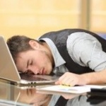 いい歳してロクな職歴も貯蓄も資格も友達も彼女も無く苦しんでる奴w 	