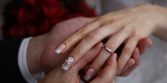 A子の結婚指輪をすべてＢ美が選んでた…婚約者のことを思うとモヤモヤする