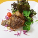 牛筋肉のショウガ風味ステーキ風～