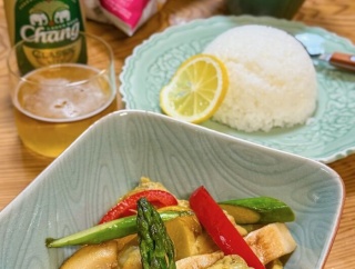 自宅めし　タケノコとアスパラのグリーンカレー