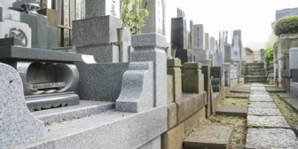 知らない人の墓参りに行きたくなくて困っています