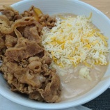 『クリームシチュ…いえ、これは白カレーです！新発売の吉野家白カレー！』の画像