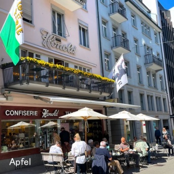 服装とお祭り準備 カルチャーショックは続く