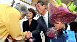 ゲンダイ「沖縄市長選、自民の惨敗確実」 → 自民推薦の桑江朝千夫氏が初当選ｗｗｗｗｗ