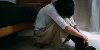 人に騙されて200万の借金した無職女だけど氏にたい