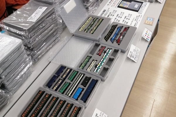 Nゲージ 鉄道模型セット 収納ケース付き 機関区レールセット｜製品情報｜製品検索｜鉄道模型 トミックス