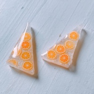 大気の状態が不安定なのは勘弁でござる。と、オレンジのシュワシュワプレートつくりました。