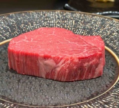 桜木町　「鉄板焼  にし田」