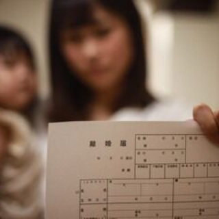 年金だけで生活して 雀の涙