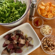 春菊と鰹のたたきのおつまみサラダ