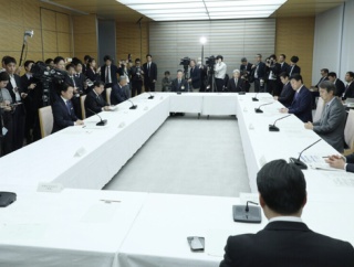 政府「クマ駆除？警察がライフル使ってやれ」