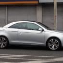 世田谷通りのフォルクスワーゲン イオス