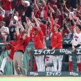 カープ秋山〝劇的〟逆転2ラン！大盛5号！坂倉同点打！アドゥワ3回2失点も鈴木健3回跨ぎ0封！逆転のカープで5位死守！【広島4-3中日/試合結果】