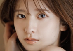 菅原咲月さん、いくらなんでも美しい太ももを出してしまう