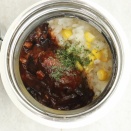 煮込みハンバーグととうもろこしご飯