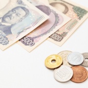 有名YouTuber「大量の1円玉と5円玉、どうやって処理すればええんや⋯銀行入金したらこうなるし、マジ邪魔」