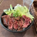 肉×スペシャルティコーヒー Trimの熟成ハラミステーキ丼