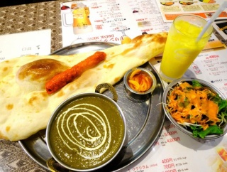 インド料理　ガンジー　〜　シークカバブセットのほうれん草チキン