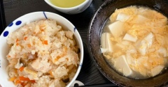 【シニアの暮らし】ひとりでもちゃんと食べる😋久々の炊き込みご飯。。