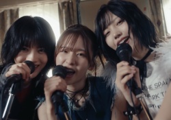 アルノ「（冨里奈央に対して)トロくて邪魔」
