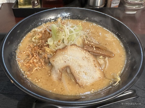 【MISO RAMEN CHIKURA BKK 味噌千蔵バンコク】　at　Sukhumvit Soi33/1　～バンコク初上陸！ホーチミン人気の味噌ラーメン店～