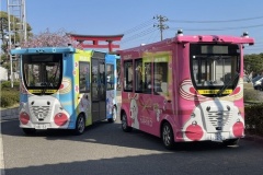 自動運転バス「ミコぴょん号」の下敷きになった男女2人搬送