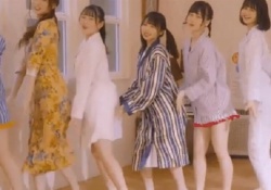 【乃木坂46】ぐうかわｗ このgifの与田祐希、チビ感に磨きがかかってるｗｗｗｗｗ