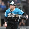 【日本ハム】生田目翼にアクシデント　左膝付近に打球直撃→悶絶→治療も笑顔で再びマウンドへ