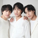 【芸能】一卵性三つ子・佐藤三兄弟、あまりに激似で報道陣も困惑 …