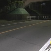 11歳女児が軽自動車にはねられ意識不明の重体　片側1車線で横断　歩道橋アリ、横断歩道ナシ