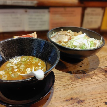 吉法師＠福生市《濃厚なコクのある豚骨つけ麺に柑橘のスッキリさが加味された一杯!　限定・グレープフルーツとレモンのつけ麺＋HONBAN》