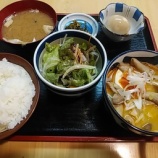 『新橋 鳥楽酒場 もつ煮定食500円!(税抜)/全然イケますよ!美味いです。ご飯大盛可、味玉サービス』の画像