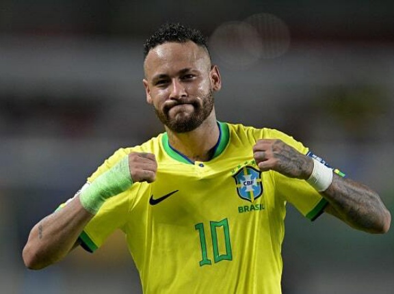 【朗報】ネイマール（資産1170億円）、専属料理人の月給ｗｗｗｗｗｗｗｗ