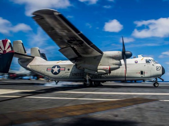 米海軍の空母で運用した輸送機C-2A「グレイハウンド」が約60年の歴史に幕！
