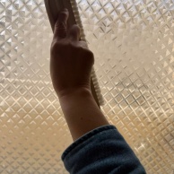 窓の目隠しシートをDIY！レースカーテンの代わりに選んだ理由と失敗しない貼り方