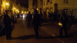 パリで黒人らが暴動、韓国人のバス襲撃