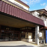 日本の原風景を訪ねて。新潟・関川村「高瀬温泉」で味わう米と酒、炉端の夜