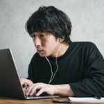 東京でIT業界入って年収400万円稼ぎたいけど可能か？