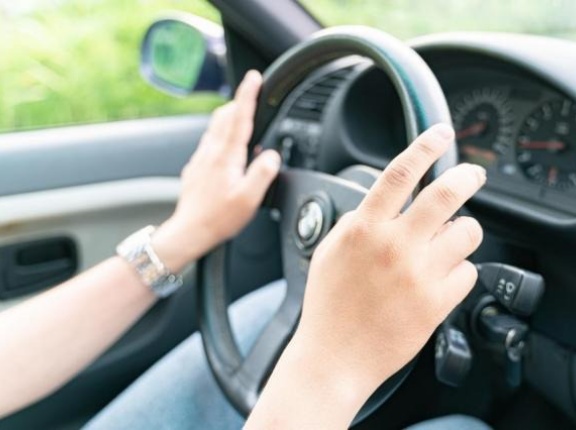 【ヤバすぎ】月に1回以上運転するドライバーの◯％、任意保険に「未加入」　その理由は・・・