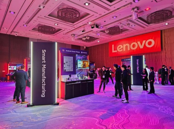 Lenovo Tech World Japan 2026が開催！モトローラ初の横開き型フォルダブルスマホ「razr fold」が参考展示。日本での発売に期待